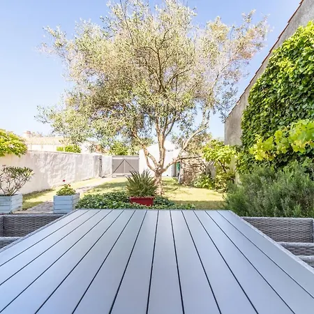 Au Coeur De L'ile, Maison Pour 6 Adultes, 1 Enfant * L'Epine (Vendee)