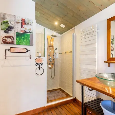 Au Coeur De L'ile, Maison Pour 6 Adultes, 1 Enfant * L'Epine (Vendee)