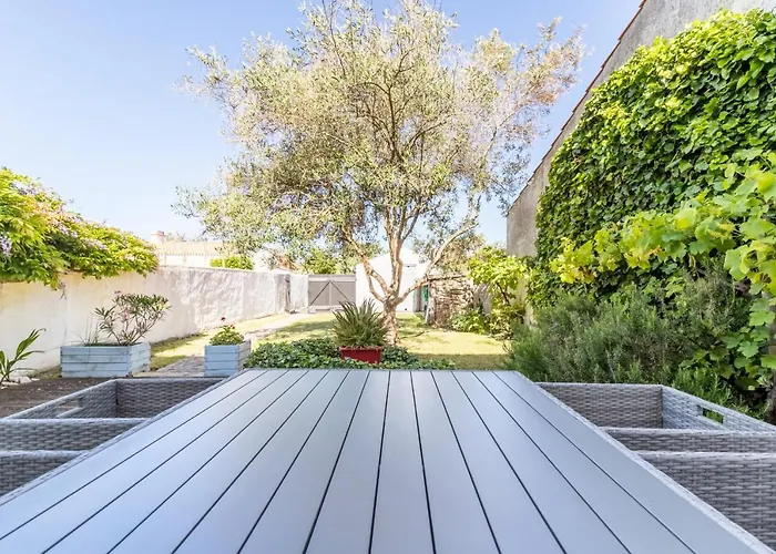 Au Coeur De L'ile, Maison Pour 6 Adultes, 1 Enfant * L'Epine (Vendee)