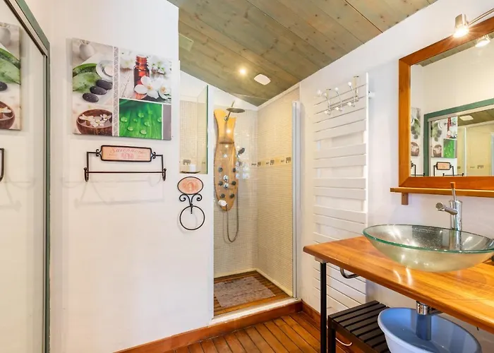 Au Coeur De L'ile, Maison Pour 6 Adultes, 1 Enfant * L'Epine (Vendee)